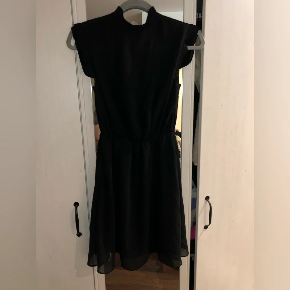 NWT H&M Black High Tie Neck Dress With Ruffle & Stunning Details - Size 0 - Picture 13 of 15